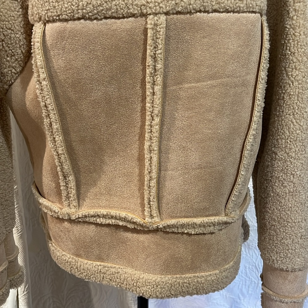 Princess Polly Sherpa jacket, size S/M - Picture 11 of 15